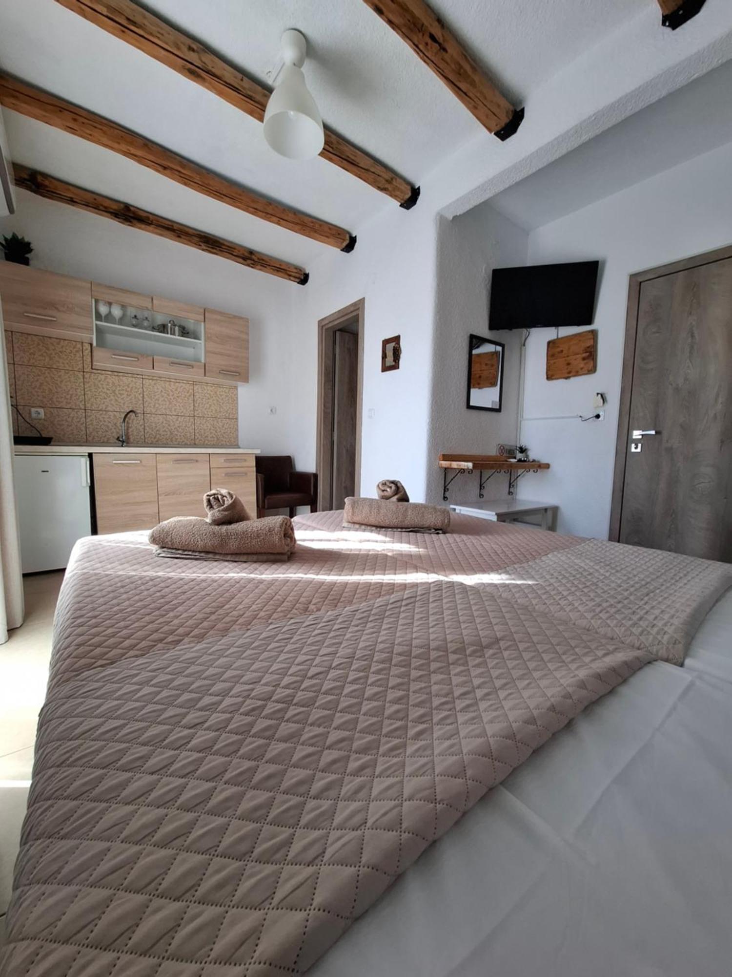Mariza Apartments -Studios Hanioti Zewnętrze zdjęcie